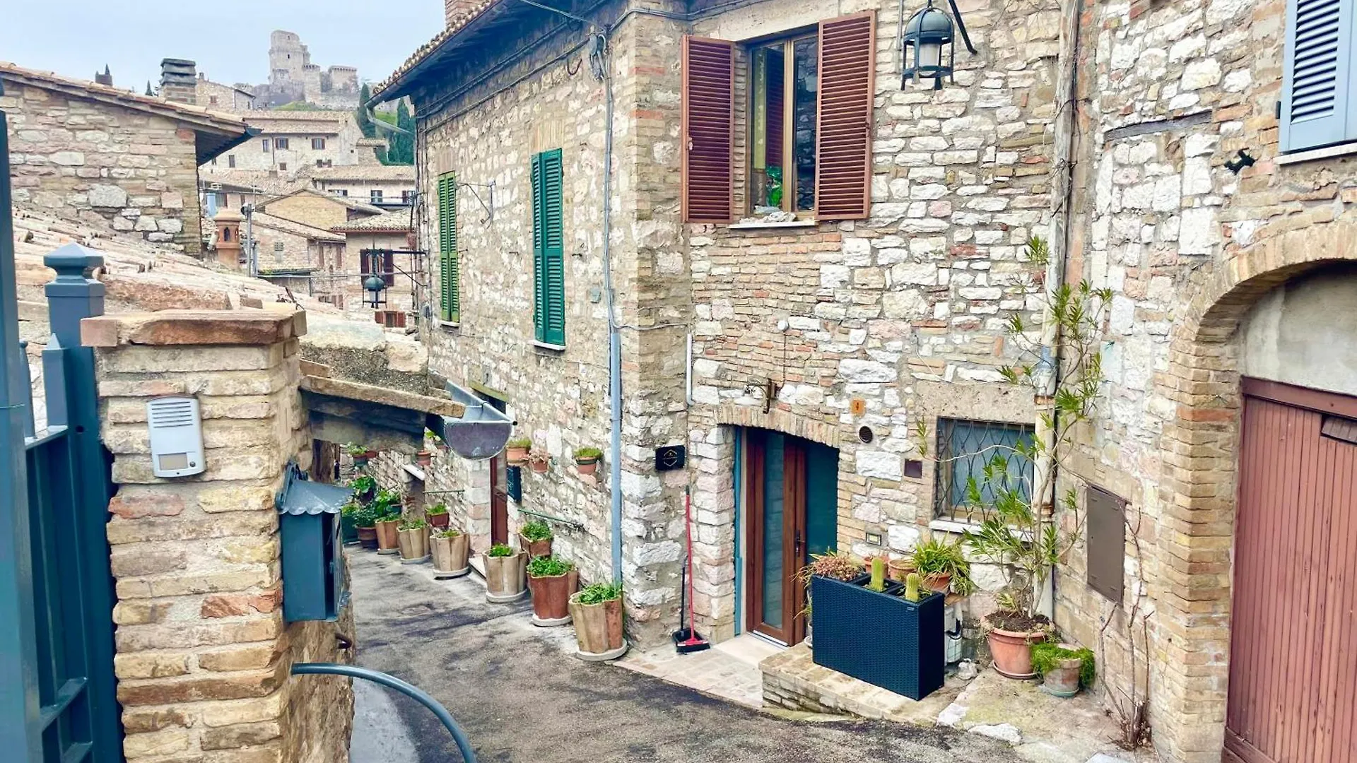 Assisi Augio Apartment location